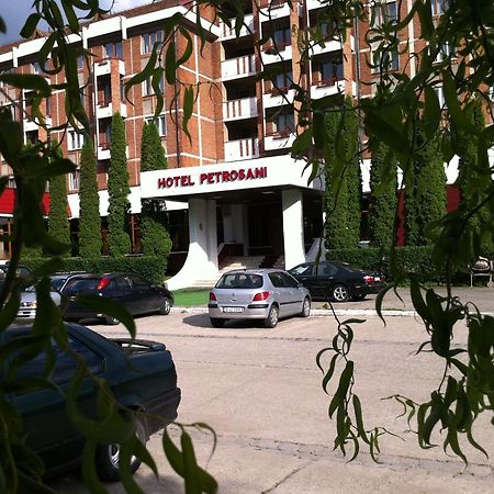 Petrosani Camere De Inchiriat - Hotel Petroshani Srl Εξωτερικό φωτογραφία