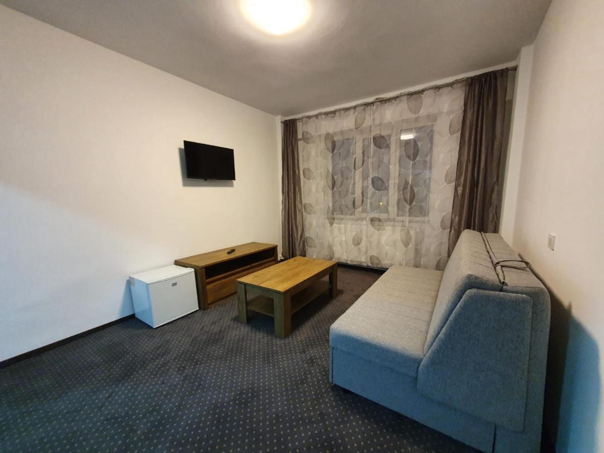 Petrosani Camere De Inchiriat - Hotel Petroshani Srl Εξωτερικό φωτογραφία