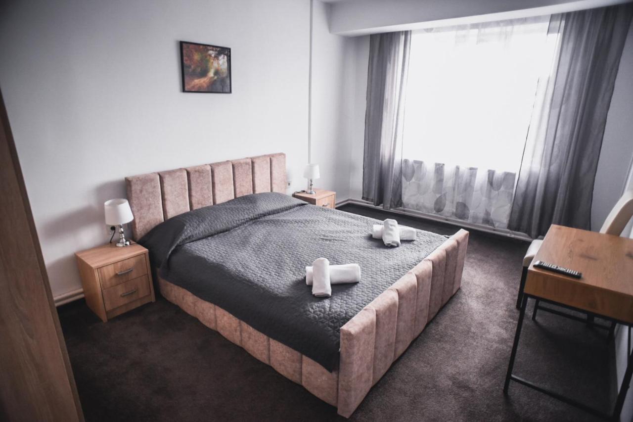 Petrosani Camere De Inchiriat - Hotel Petroshani Srl Εξωτερικό φωτογραφία