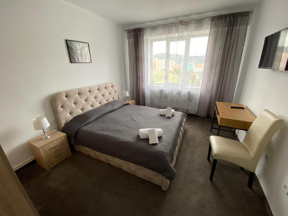 Petrosani Camere De Inchiriat - Hotel Petroshani Srl Εξωτερικό φωτογραφία