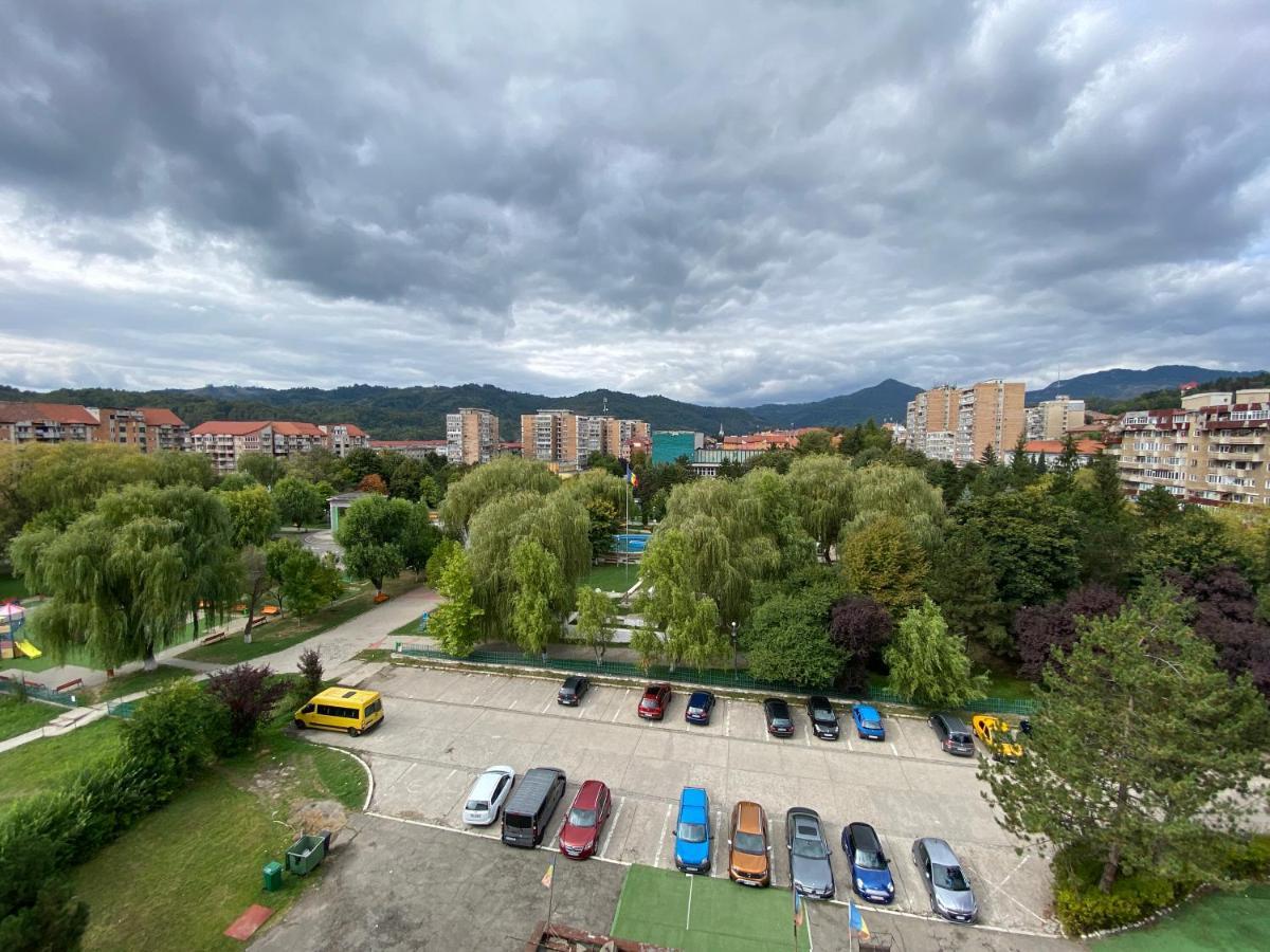 Petrosani Camere De Inchiriat - Hotel Petroshani Srl Εξωτερικό φωτογραφία