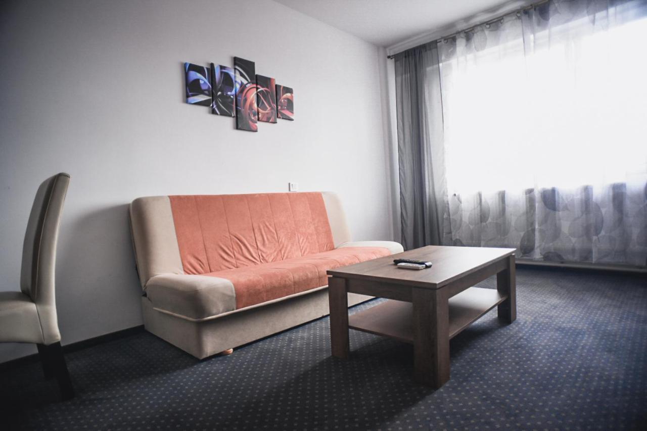 Petrosani Camere De Inchiriat - Hotel Petroshani Srl Εξωτερικό φωτογραφία