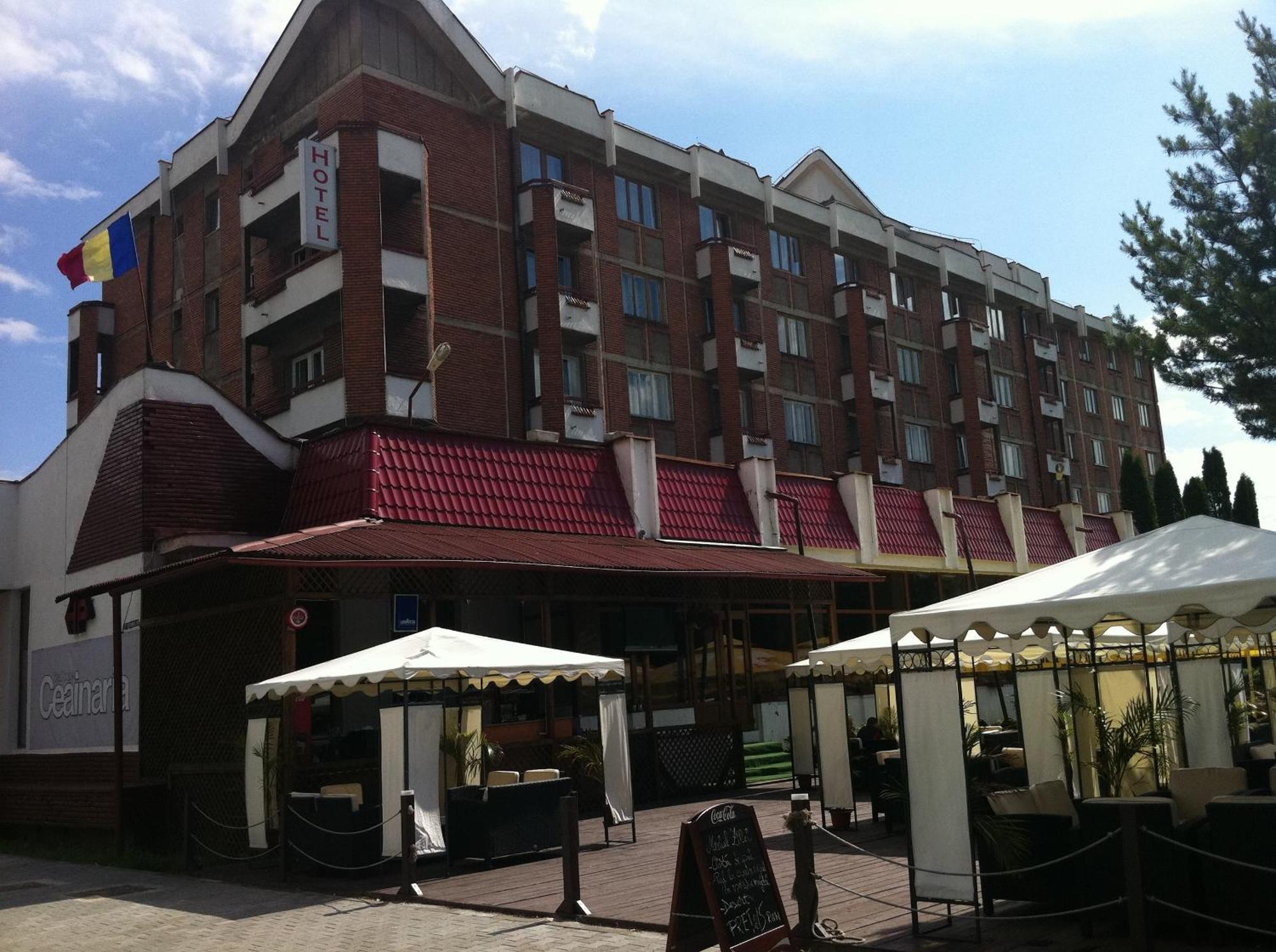 Petrosani Camere De Inchiriat - Hotel Petroshani Srl Εξωτερικό φωτογραφία