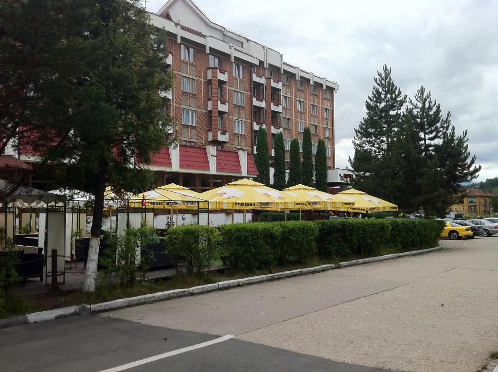 Petrosani Camere De Inchiriat - Hotel Petroshani Srl Εξωτερικό φωτογραφία